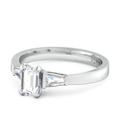 Emerald Speranza Emerald Diamond Ring in Platinum 950 AU